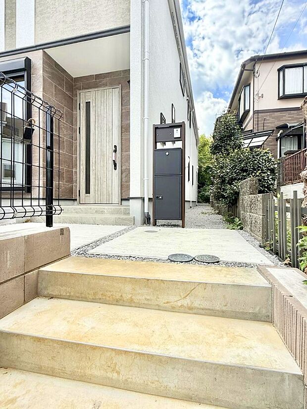 ■ 家族とゲストをやさしく迎える、心温まる玄関