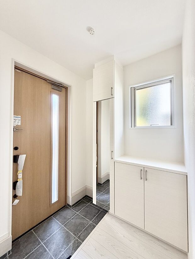 ■ 毎日を気持ちよく迎える、明るく温もりのある玄関