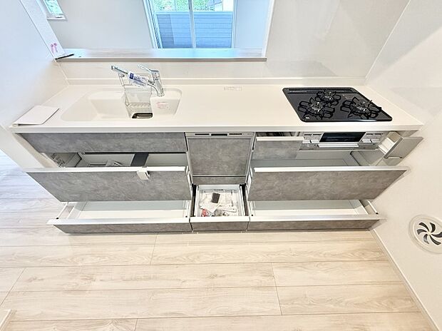 ■美味しい時間が生まれる、笑顔あふれるキッチン