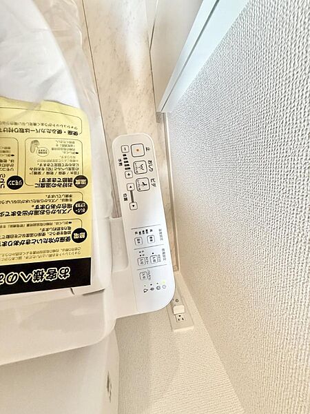■温水洗浄で快適、清潔感が保たれるシャワートイレ