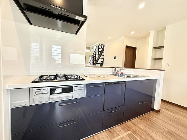 ■シンプルで美しく心地よい時間を生むキッチン空間