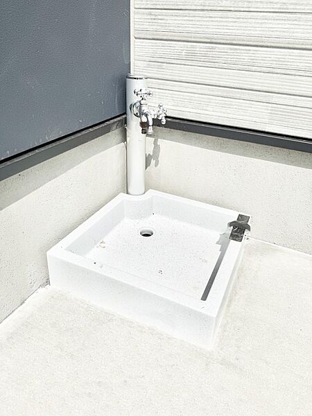 ■洗車もご自宅でできる便利な散水栓付き！