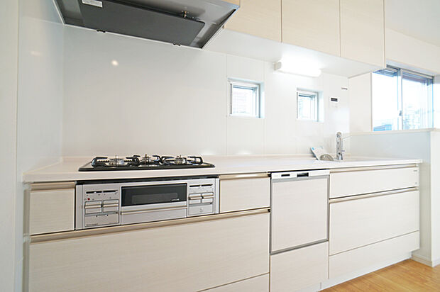 ■家族の会話が弾む、心地よいキッチンスペース