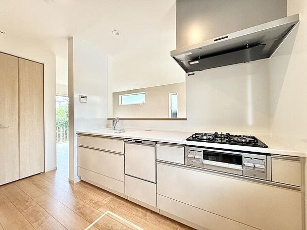 ■シンプルで機能的、毎日使いやすいキッチン