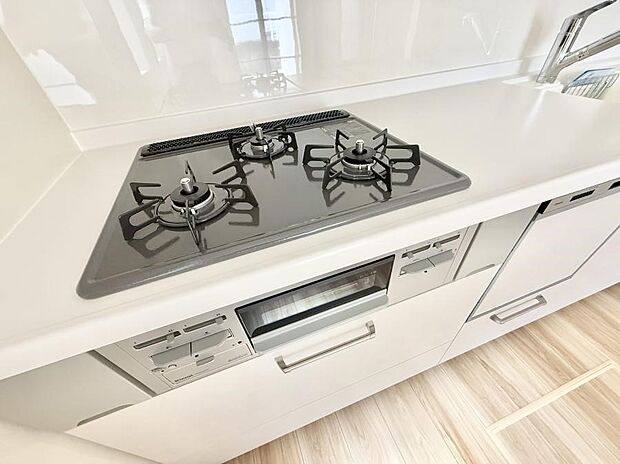 ■シンプルで機能的、毎日使いやすいキッチン