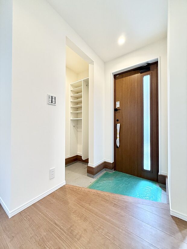 ■ 毎日を気持ちよく迎える、明るく温もりのある玄関