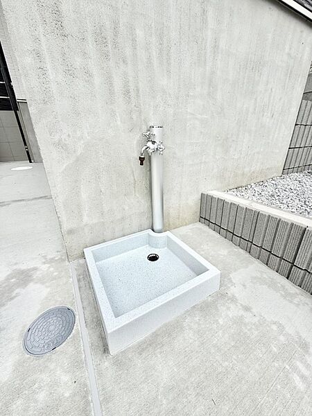 ■ガーデニングや洗車などの際に大活躍な屋外立水栓