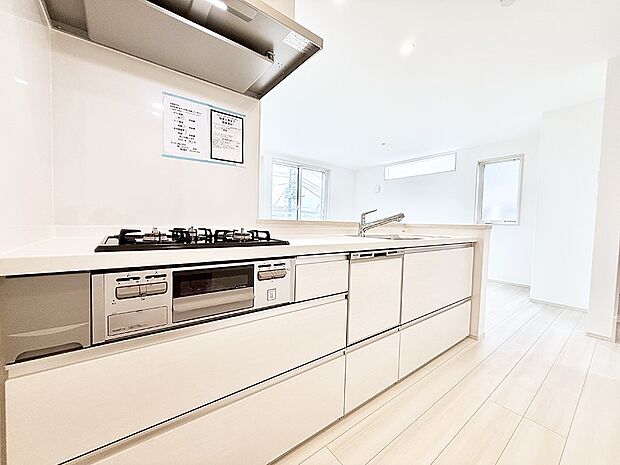 ■シンプルで機能的、毎日使いやすいキッチン