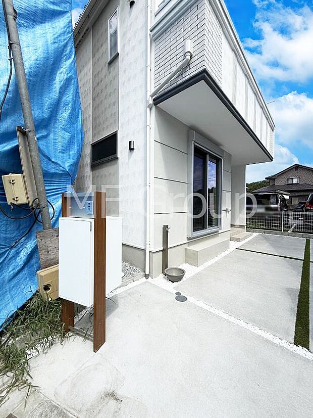 ■ 心地よい暮らしへとつながる、温かい玄関