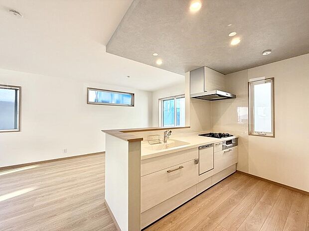 ■家族の絆を深める、温もりのあるキッチン