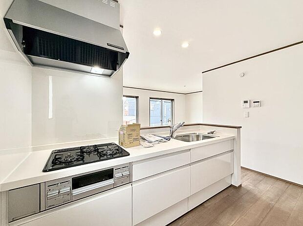 ■シンプルで機能的、毎日使いやすいキッチン