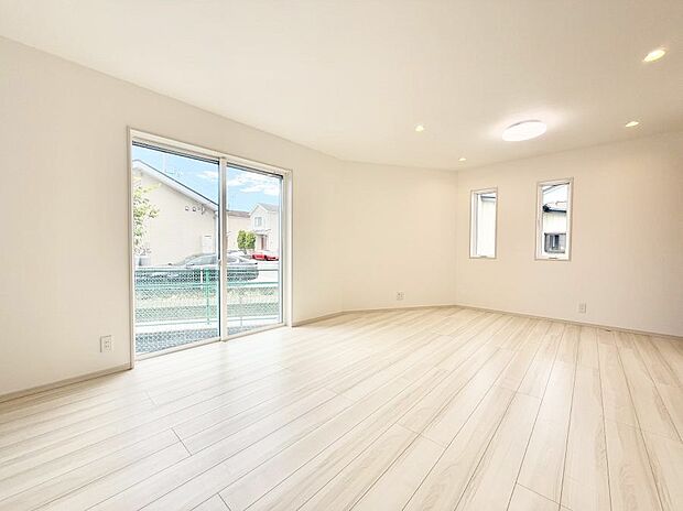 ■くつろぎと笑顔が集まる、心温まるリビング