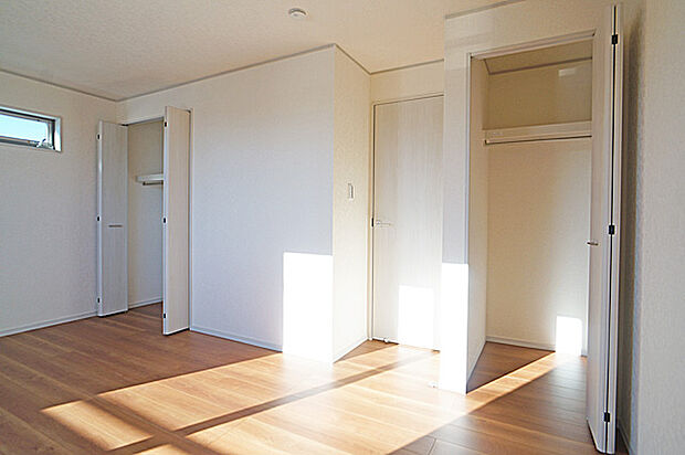 ■落ち着いた雰囲気のお部屋で心が安らぐ空間