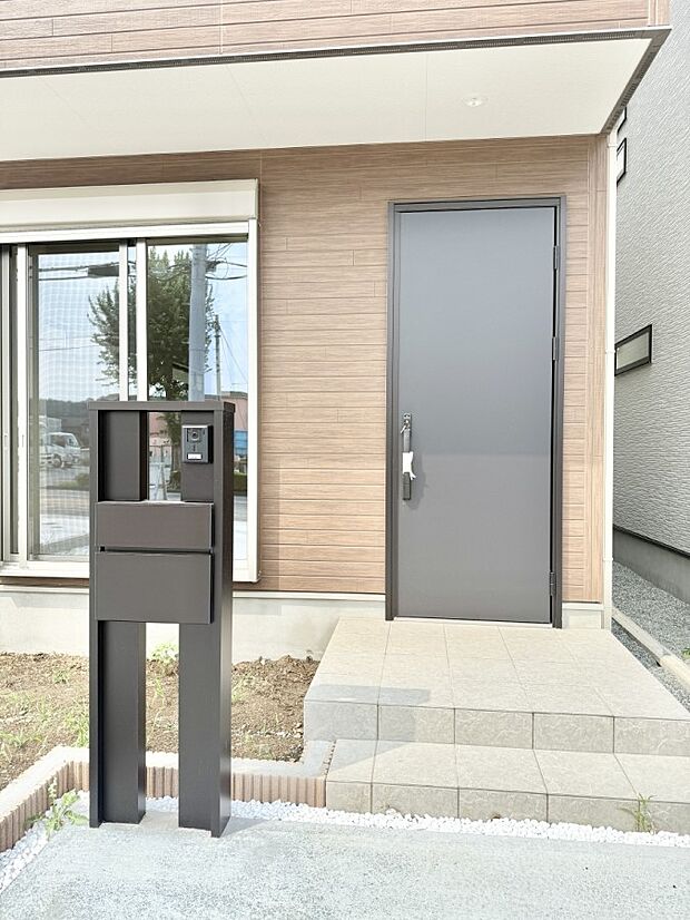 ■ 家族とゲストをやさしく迎える、心温まる玄関