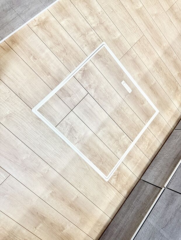 ■季節物など簡単に収納でき便利