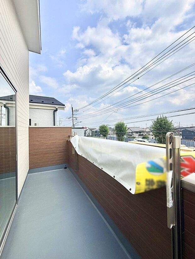 ■ 自然を身近に感じる、開放的なバルコニー