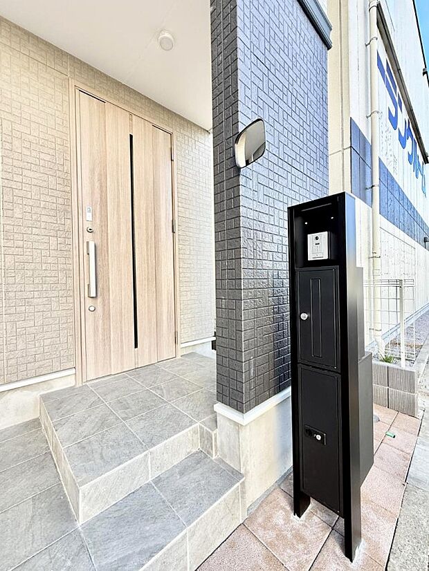 ■ 家族とゲストをやさしく迎える、心温まる玄関