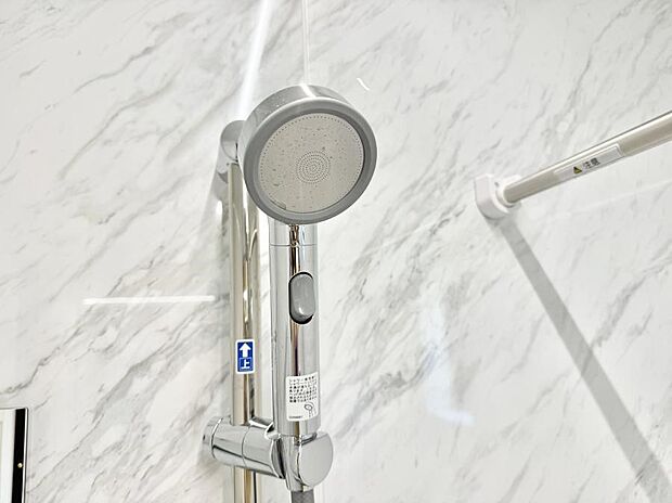 ■手元で簡単に止水できるため、水の無駄遣いを減らすことができます。