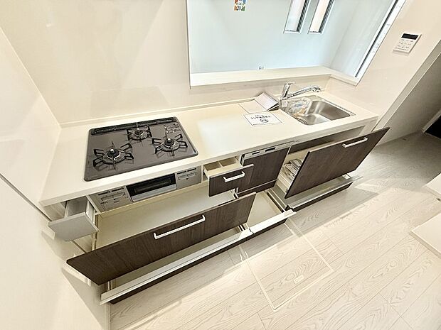 ■美味しい時間が生まれる、笑顔あふれるキッチン