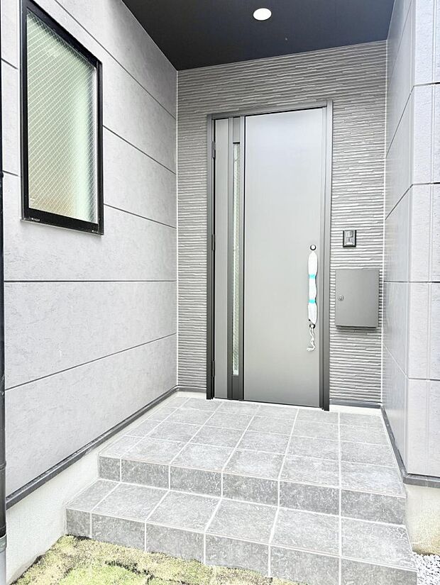 ■玄関はお家の顔！おしゃれな玄関アプローチでお客様をお迎え！  