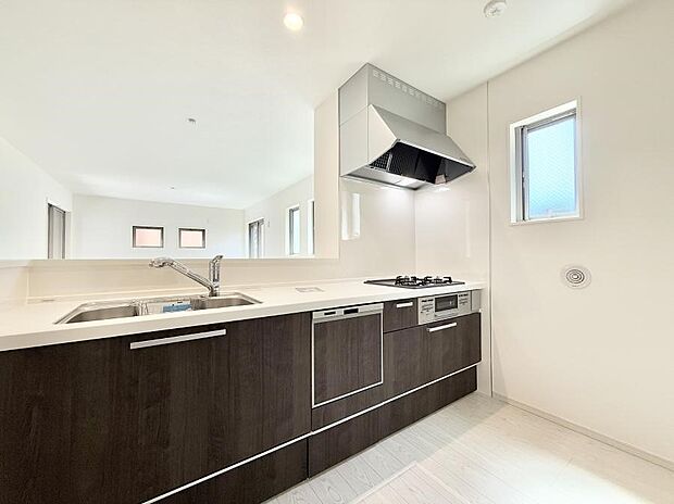 ■シンプルで美しく心地よい時間を生むキッチン空間