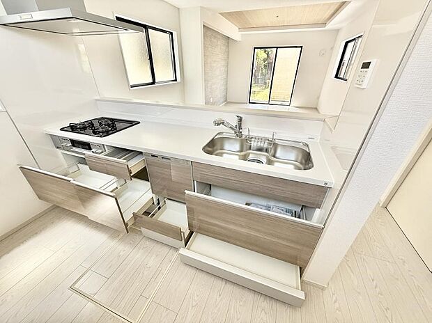 ■家族の絆を深める、温もりのあるキッチン