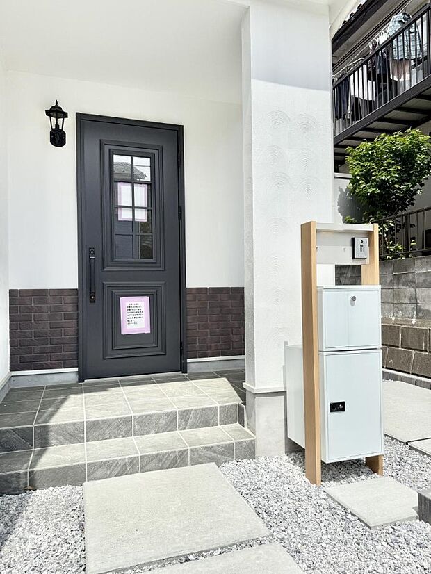 ■ 心地よい暮らしへとつながる、温かい玄関