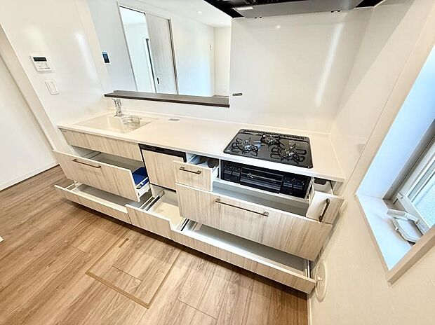 ■家族の絆を深める、温もりのあるキッチン