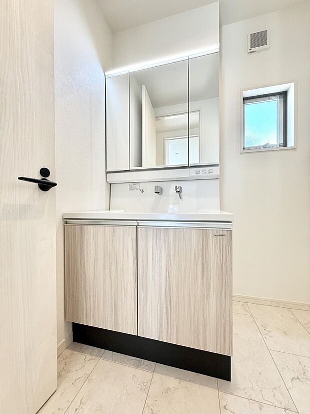 ■朝の準備がスムーズにできる広さです