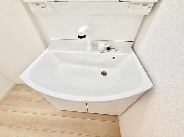 ■手洗いや顔を洗う時も快適に使える便利なシャワー