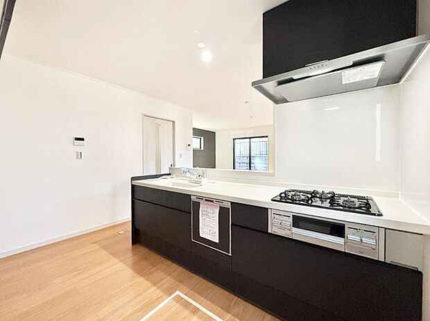 ■シンプルで機能的、毎日使いやすいキッチン