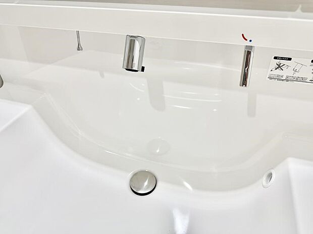 ■手洗いや顔を洗う時も快適に使える便利なシャワー