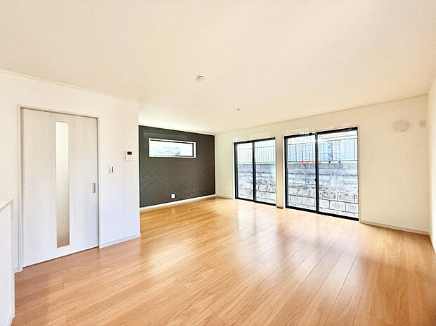 インテリアを考えるのが楽しみな広いリビングです!