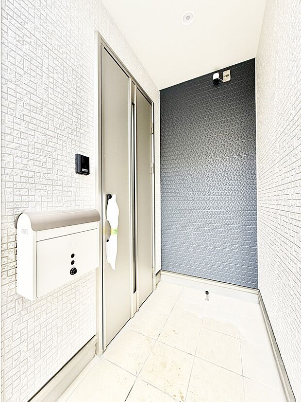 ■ シンプルで美しく、住まいの第一印象を彩る玄関です