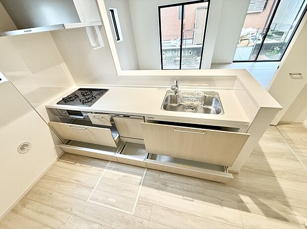 ■シンプルで機能的、毎日使いやすいキッチン