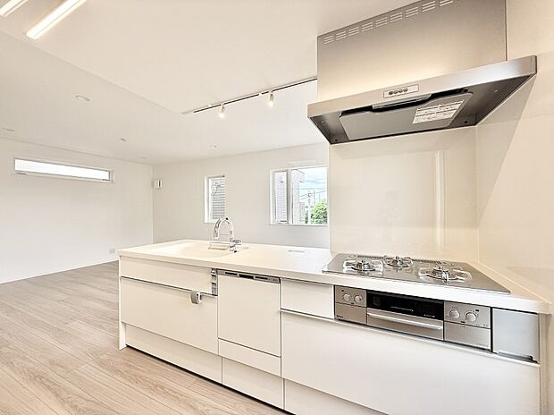 ■シンプルで美しく心地よい時間を生むキッチン空間