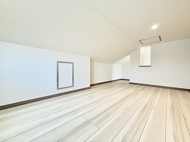 ■目に見えない隠し部屋、屋根裏収納