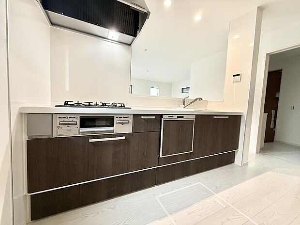 ■シンプルで美しく心地よい時間を生むキッチン空間