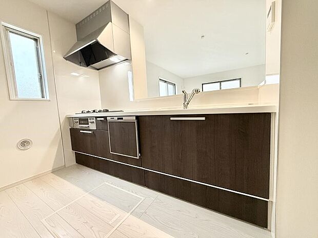 ■シンプルで機能的、毎日使いやすいキッチン