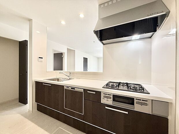 ■シンプルで機能的、毎日使いやすいキッチン