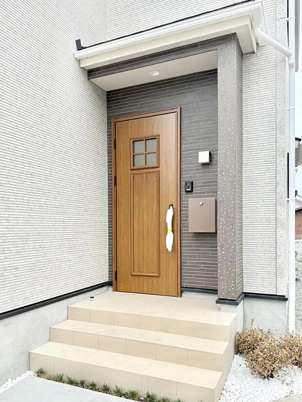 ■ 家族とゲストをやさしく迎える、心温まる玄関