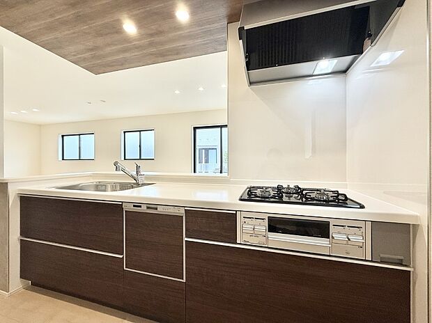 ■家族の会話が弾む、心地よいキッチンスペース