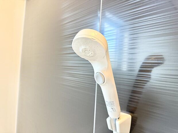 ■手元で簡単に止水できるため、水の無駄遣いを減らすことができます。