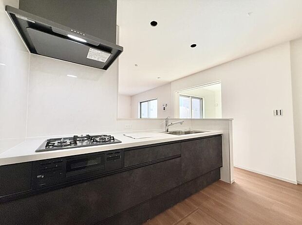 ■シンプルで機能的、毎日使いやすいキッチン