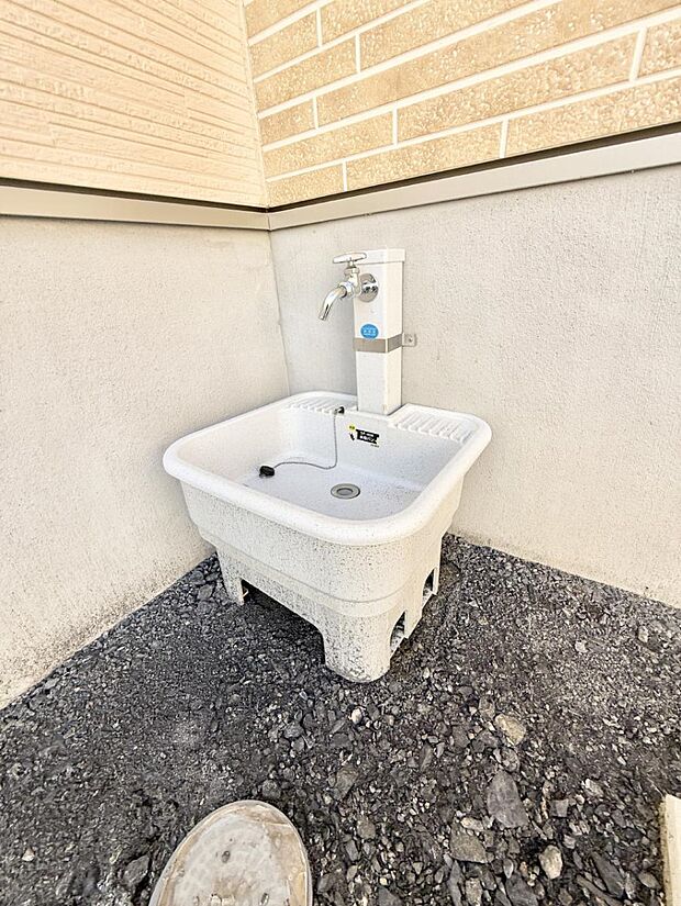 ■ガーデニングや洗車などの際に大活躍な屋外立水栓