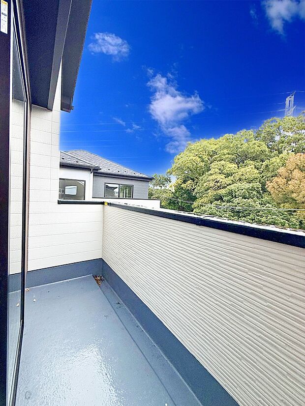 ■ 季節の移ろいを感じられる開放的な空間です