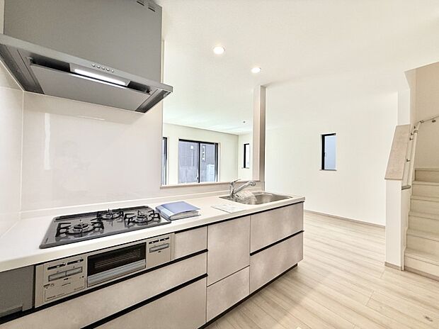 ■シンプルで機能的、毎日使いやすいキッチン