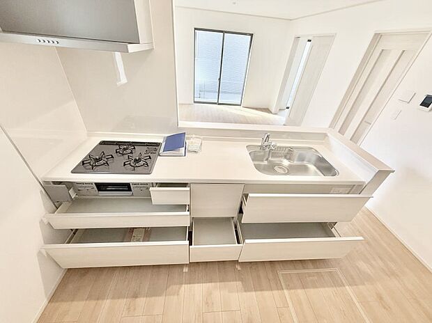 ■家族の絆を深める、温もりのあるキッチン