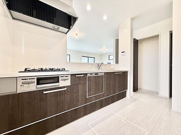 ■シンプルで機能的、毎日使いやすいキッチン