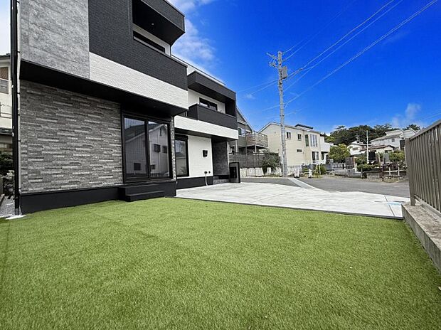 ■暮らしに潤いを与える、緑が取り入れられた住まいです